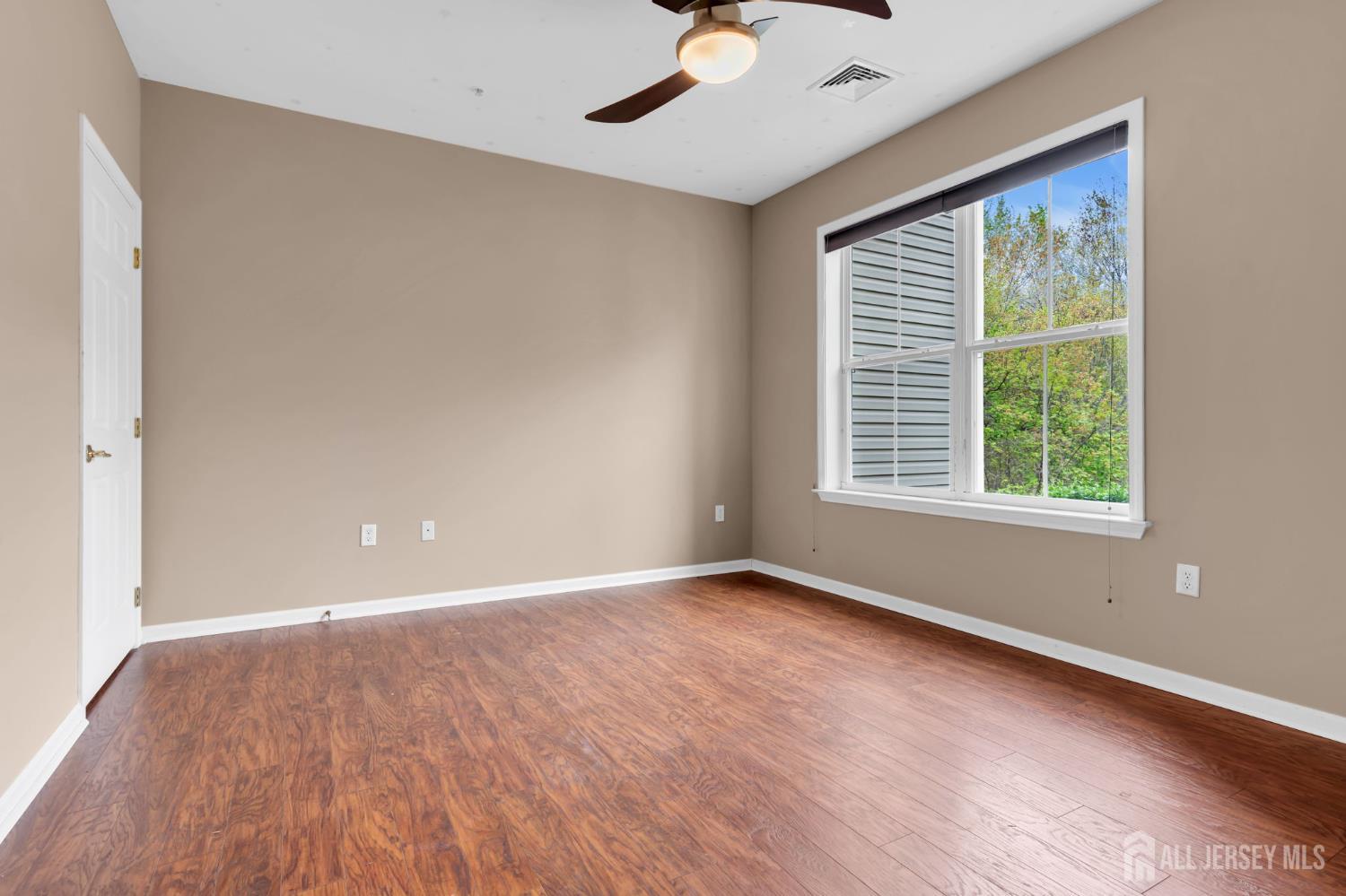 414 Sloan Court Matawan, NJ 07747 - Photo 25 of 38