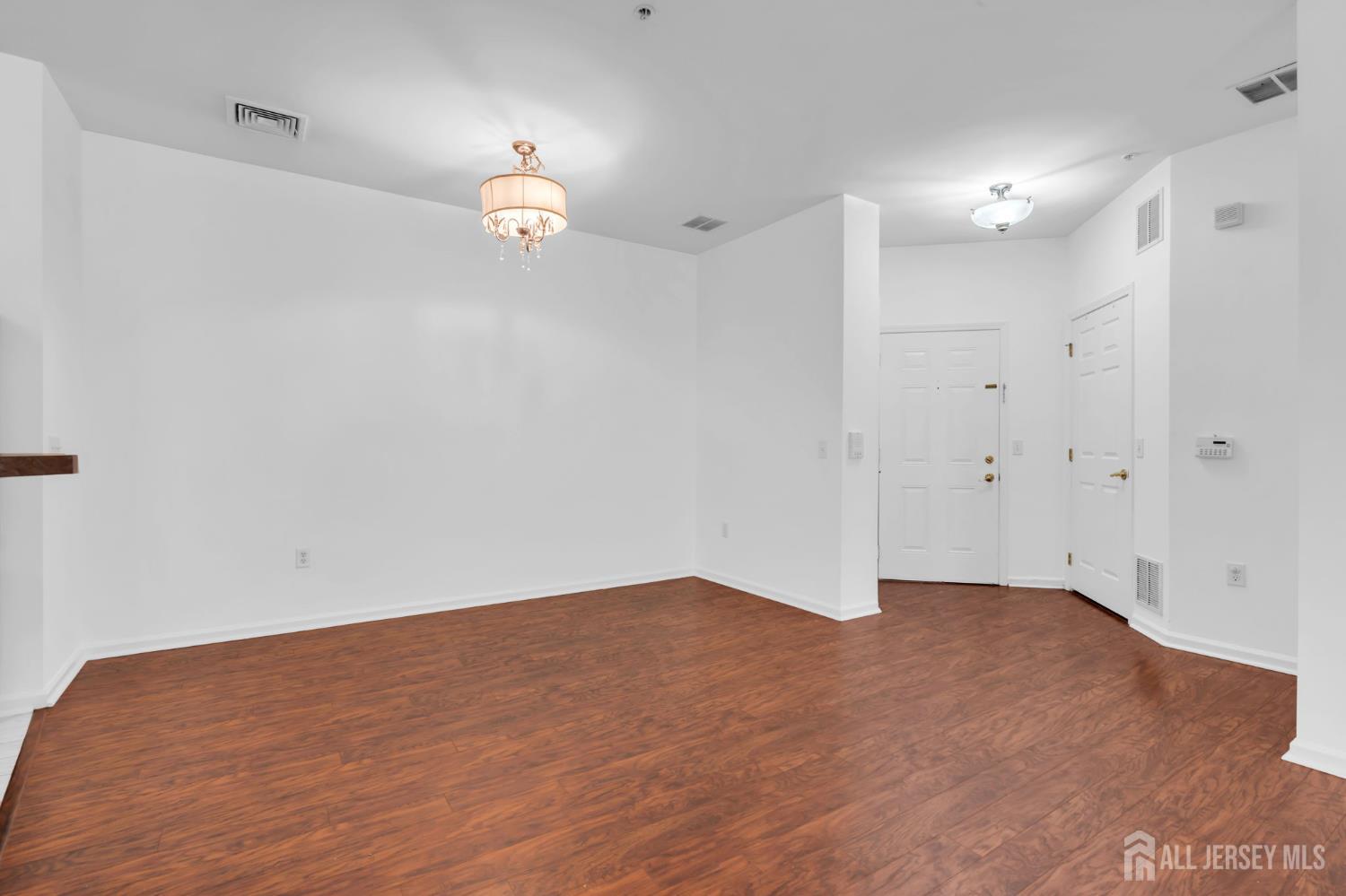 414 Sloan Court Matawan, NJ 07747 - Photo 5 of 38