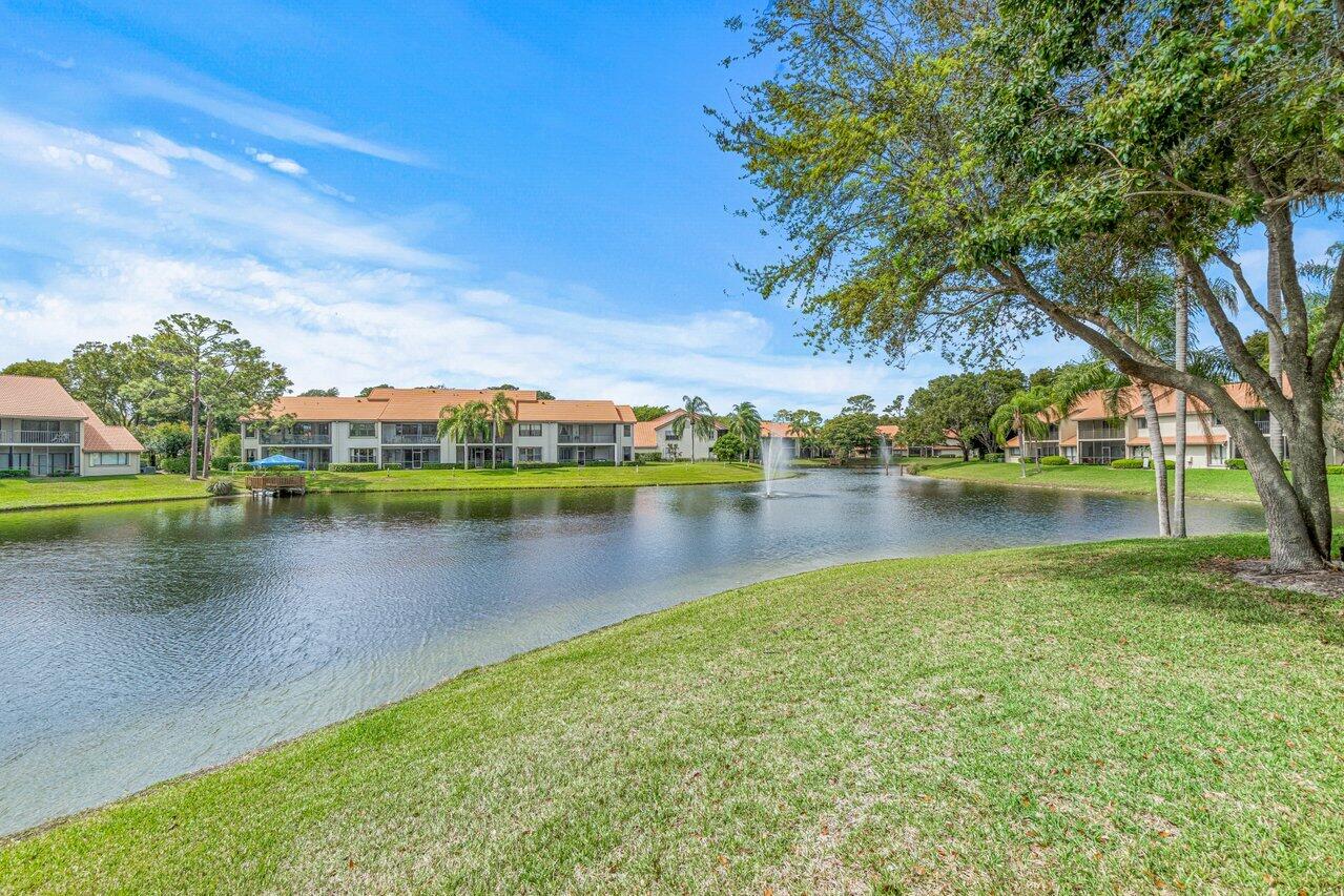 5621 Coach House Circle Boca Raton, FL 33486 - Photo 18 of 26 COMMUNITY LAKE