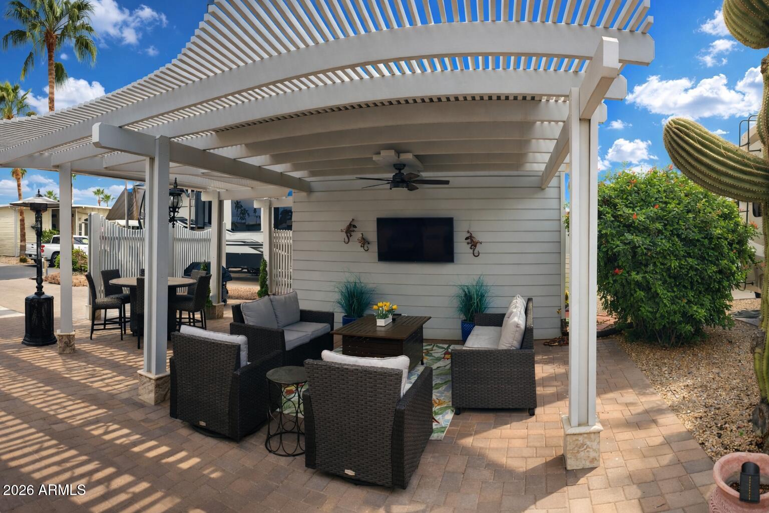 17200 West Bell Road, Unit 646 Surprise, AZ 85374 - Photo 9 of 31 Covered Living Room