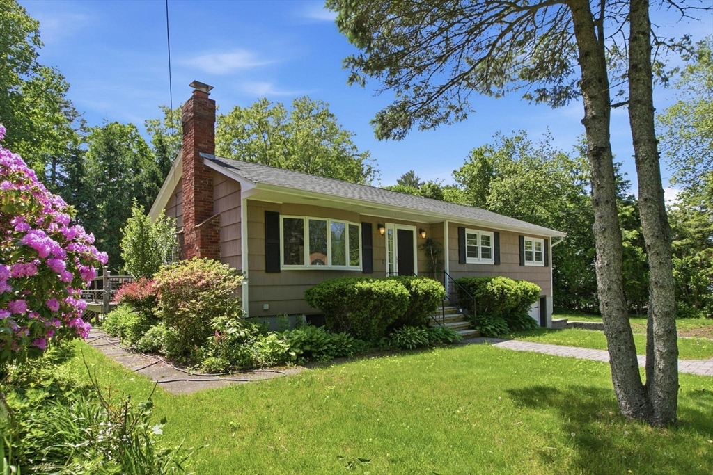 152 Lake Street Middleton, MA 01949 - Photo 2 of 33