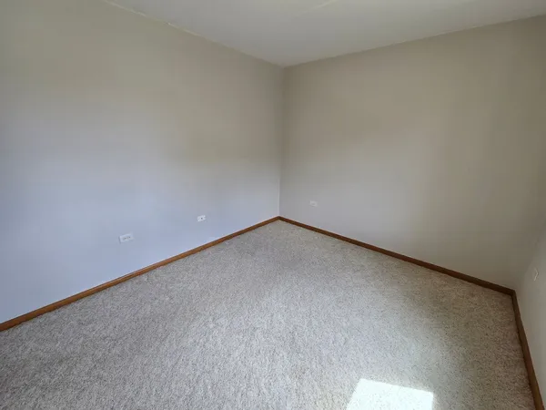 $207,500 | 13950 Lavergne Avenue, Unit 907, Crestwood, IL 60418