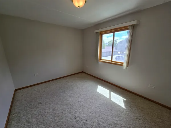 $207,500 | 13950 Lavergne Avenue, Unit 907, Crestwood, IL 60418