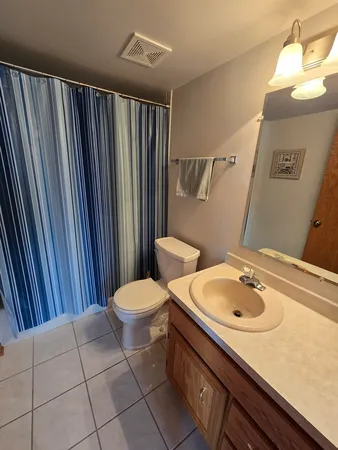 $207,500 | 13950 Lavergne Avenue, Unit 907, Crestwood, IL 60418