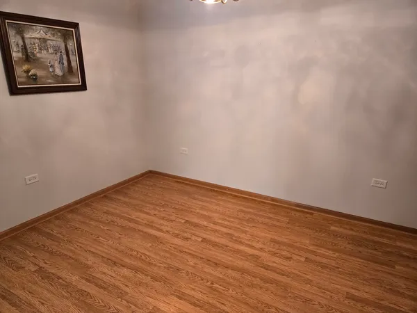 $207,500 | 13950 Lavergne Avenue, Unit 907, Crestwood, IL 60418