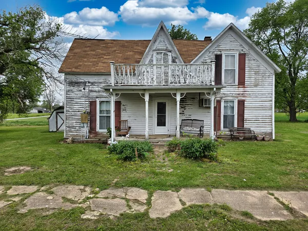 $29,500 | 202 East Park Street, Clay City, IL 62824