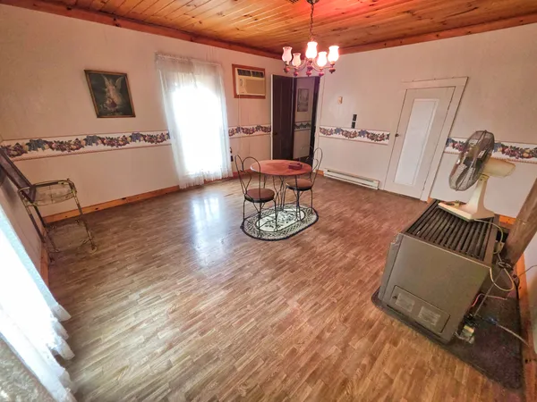 $29,500 | 202 East Park Street, Clay City, IL 62824