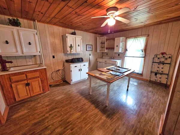 $29,500 | 202 East Park Street, Clay City, IL 62824