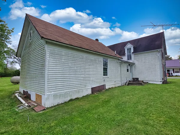 $29,500 | 202 East Park Street, Clay City, IL 62824