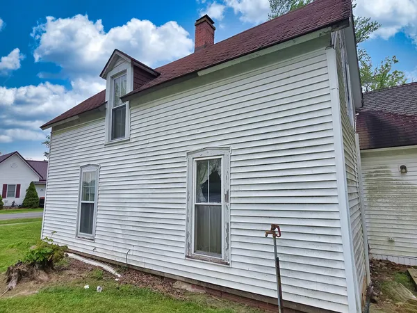 $29,500 | 202 East Park Street, Clay City, IL 62824