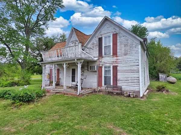 $29,500 | 202 East Park Street, Clay City, IL 62824