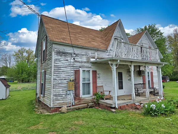 $29,500 | 202 East Park Street, Clay City, IL 62824
