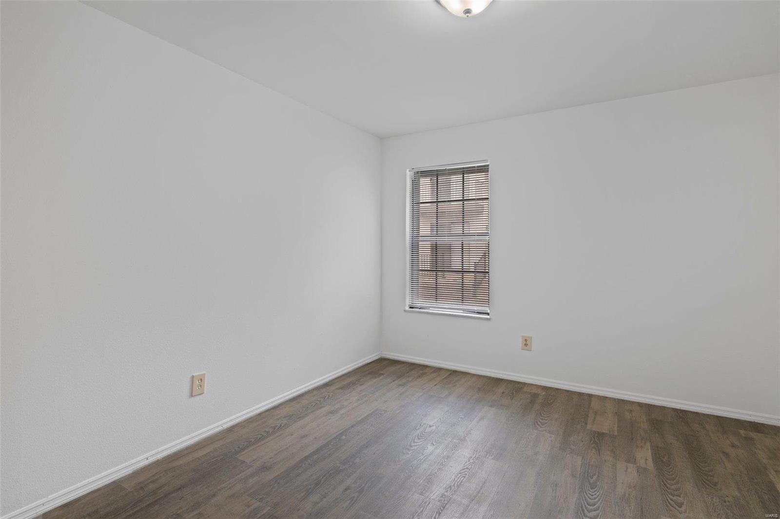 10226 Squire Meadows Drive St. Louis, MO 63123 - Photo 13 of 36