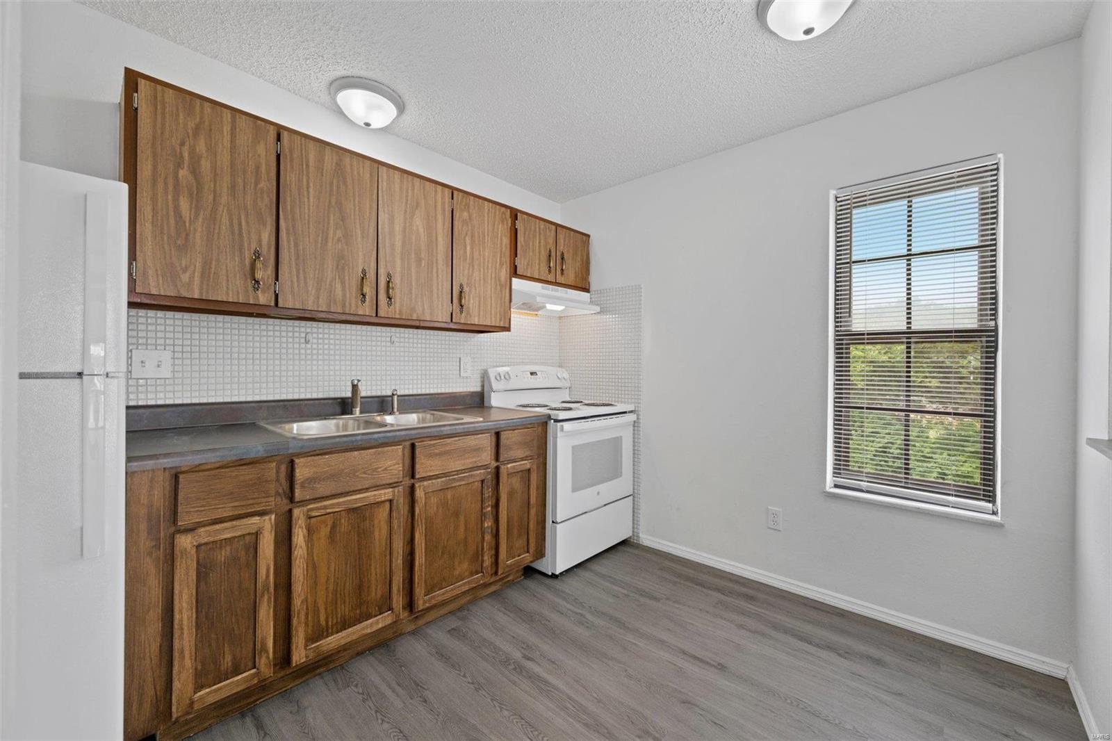 10226 Squire Meadows Drive St. Louis, MO 63123 - Photo 25 of 36