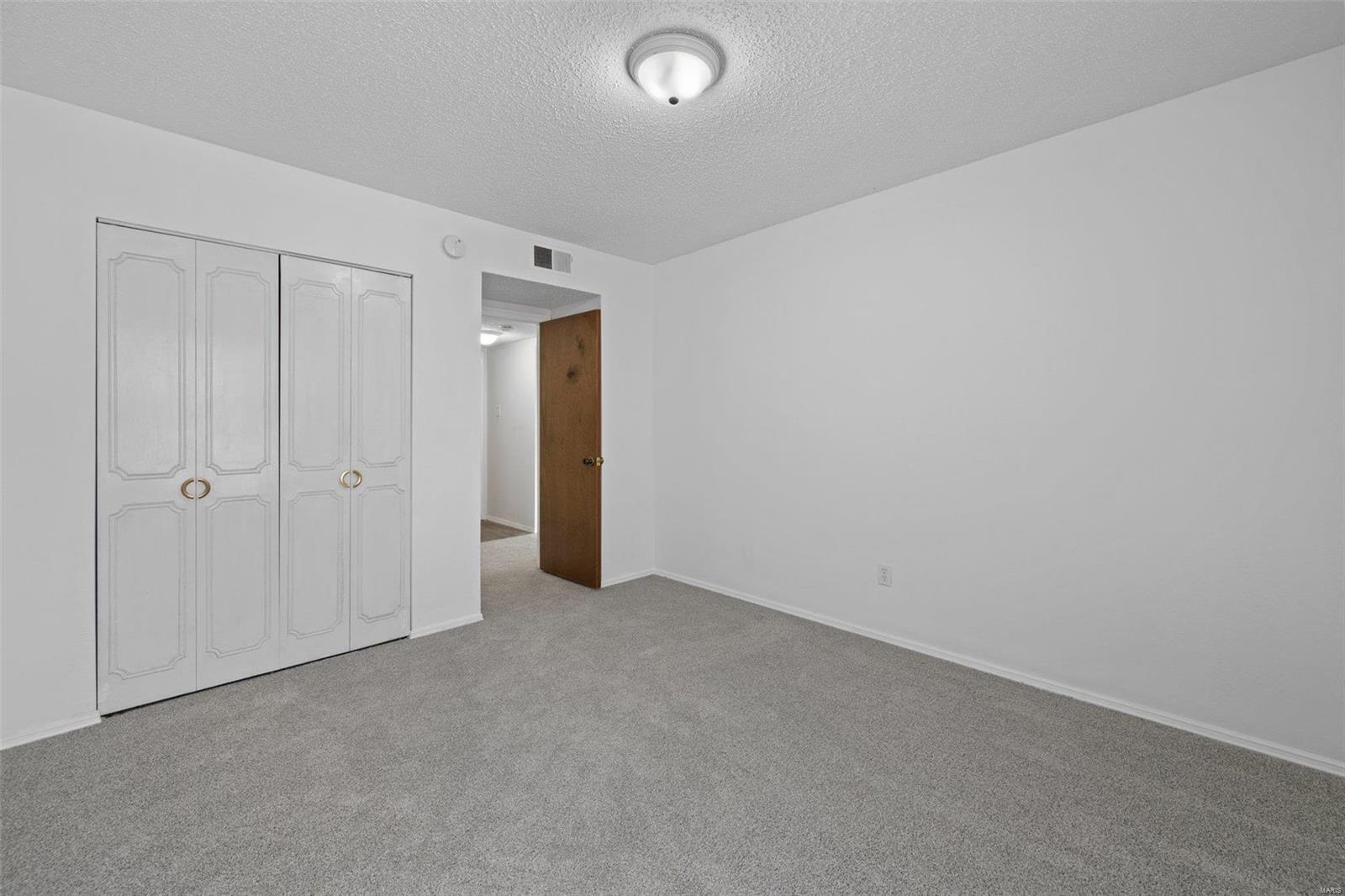 10226 Squire Meadows Drive St. Louis, MO 63123 - Photo 27 of 36