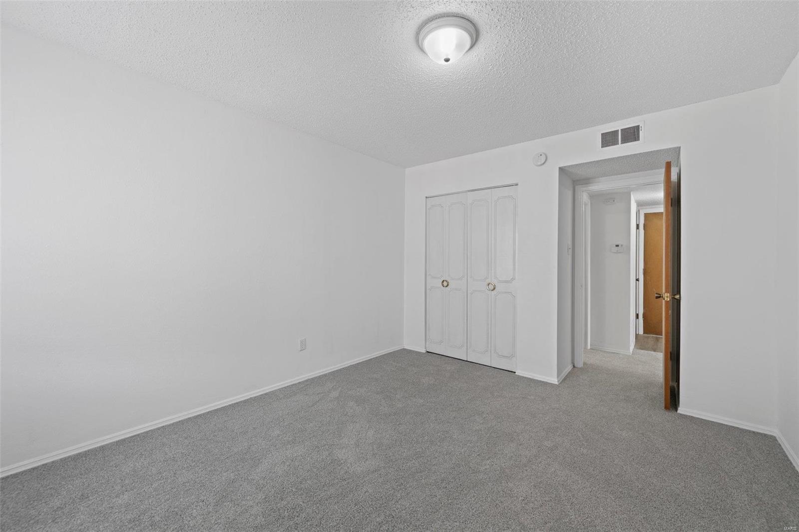 10226 Squire Meadows Drive St. Louis, MO 63123 - Photo 28 of 36