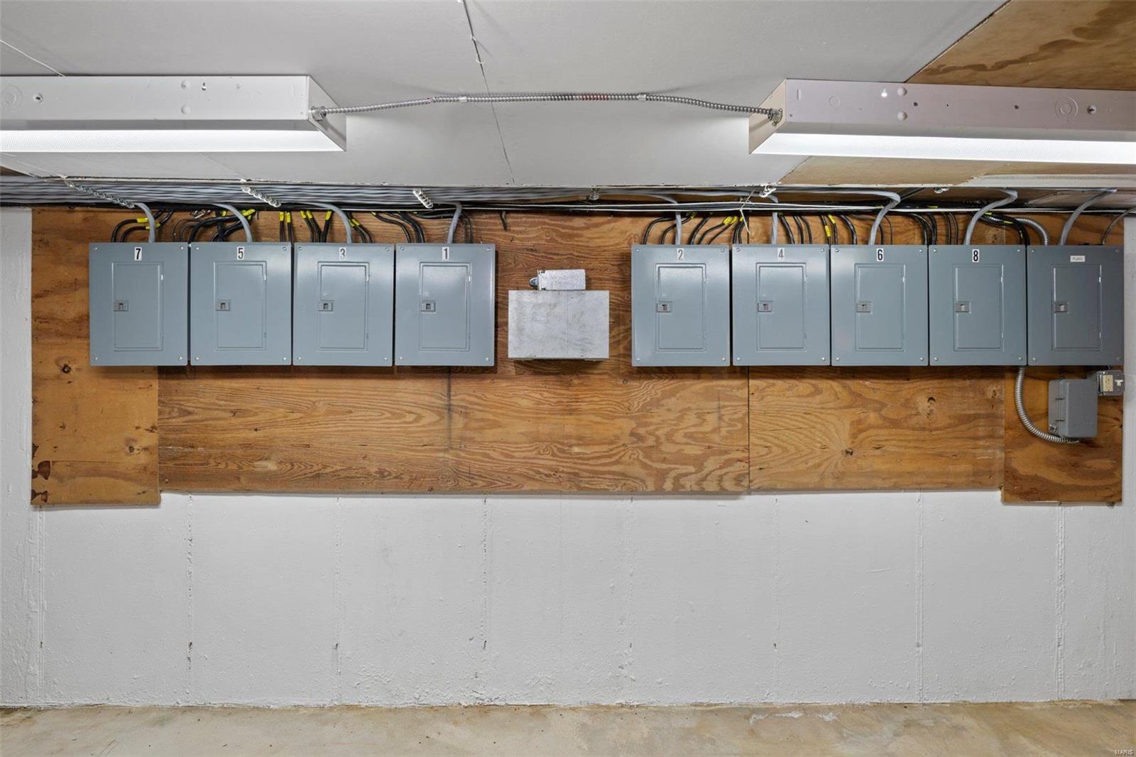 10226 Squire Meadows Drive St. Louis, MO 63123 - Photo 30 of 36