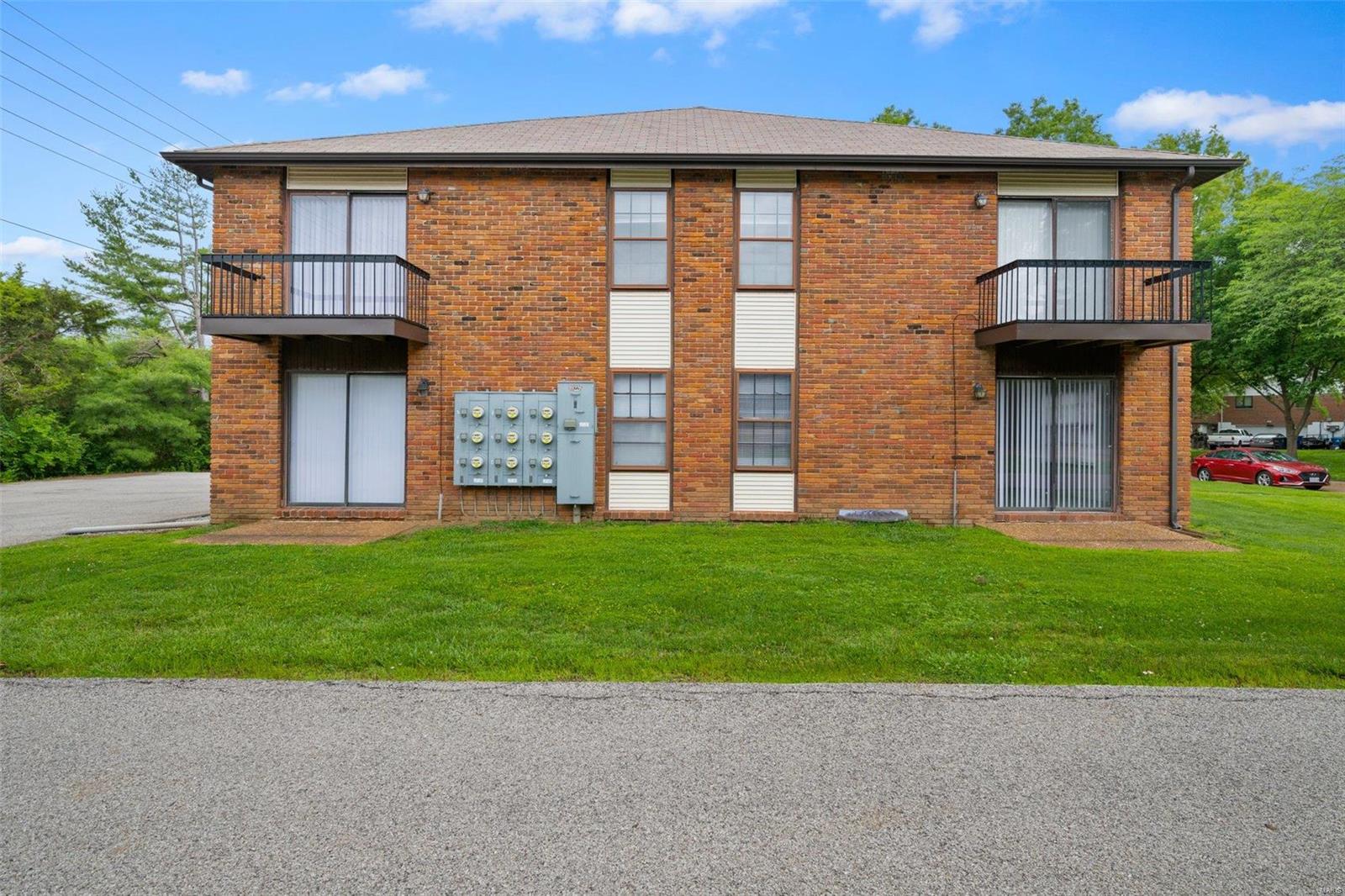 10226 Squire Meadows Drive St. Louis, MO 63123 - Photo 33 of 36