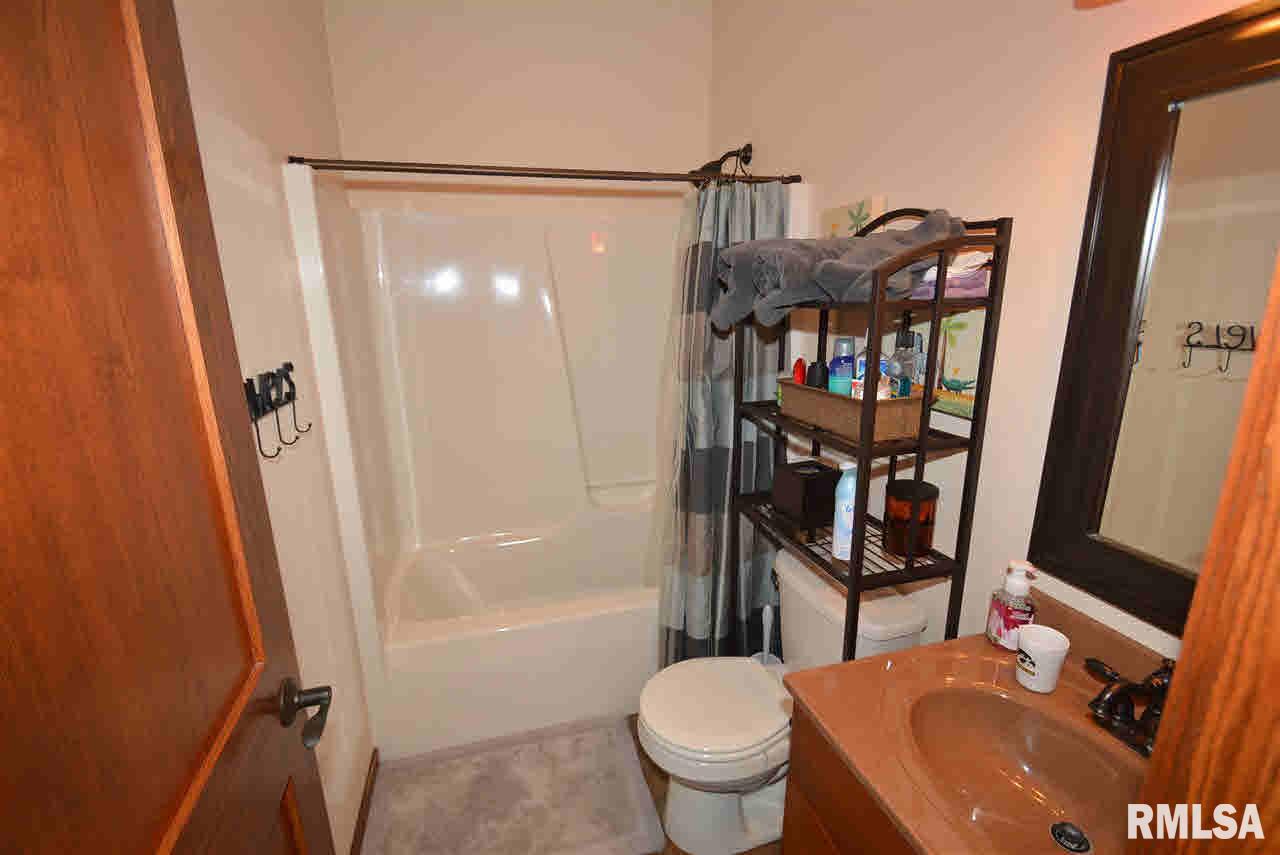 1075 Rustic View Court Eldridge, IA 52748 - Photo 14 of 22 Gallery Image 14