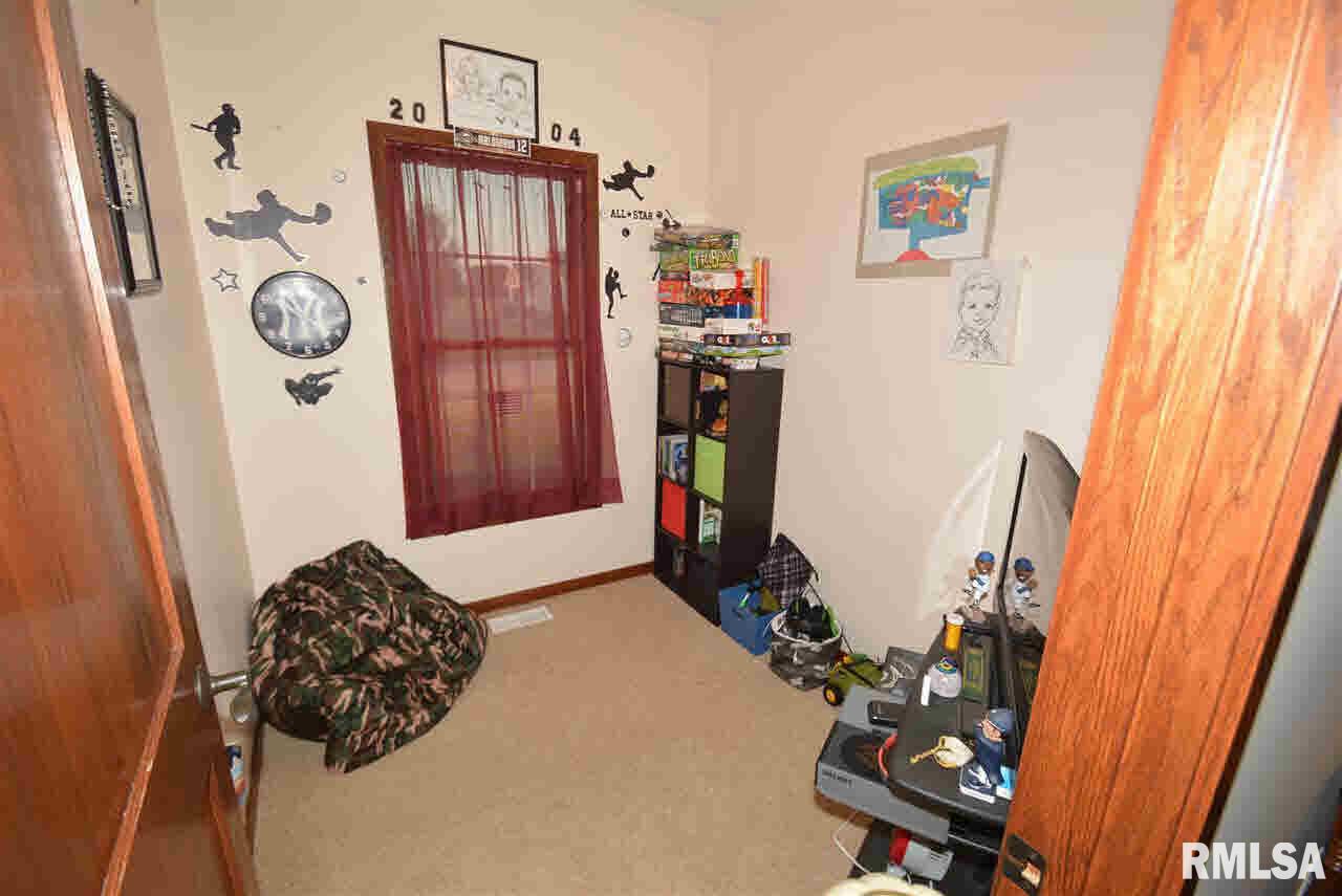1075 Rustic View Court Eldridge, IA 52748 - Photo 15 of 22 Gallery Image 15