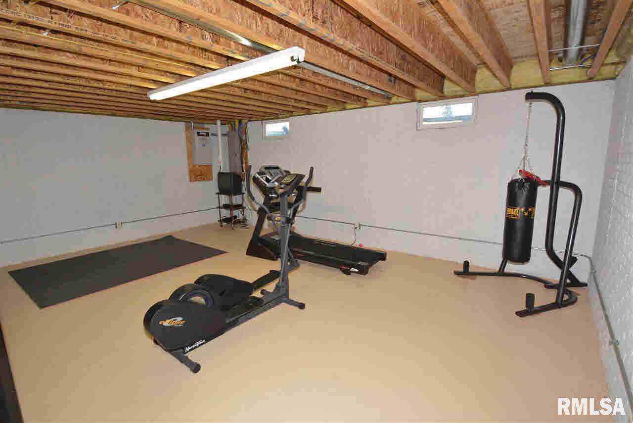 1075 Rustic View Court Eldridge, IA 52748 - Photo 16 of 22 Gallery Image 16