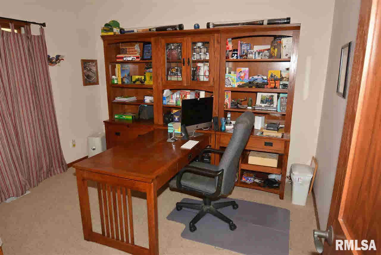 1075 Rustic View Court Eldridge, IA 52748 - Photo 8 of 22 Gallery Image 8