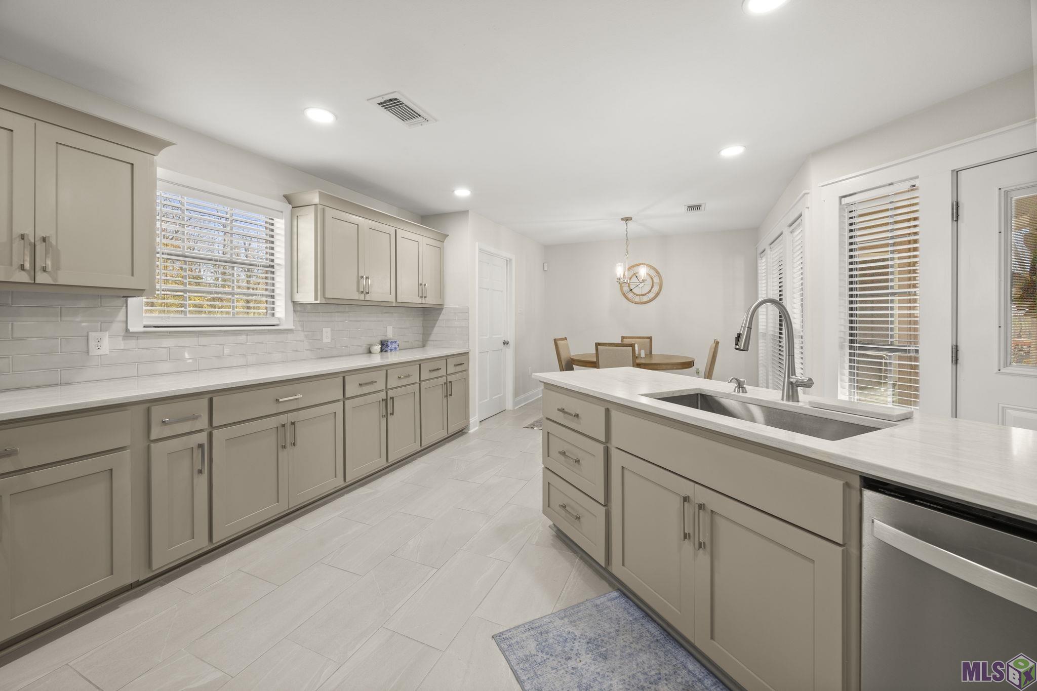 8110 Main Street Zachary, LA 70791 - Photo 14 of 29