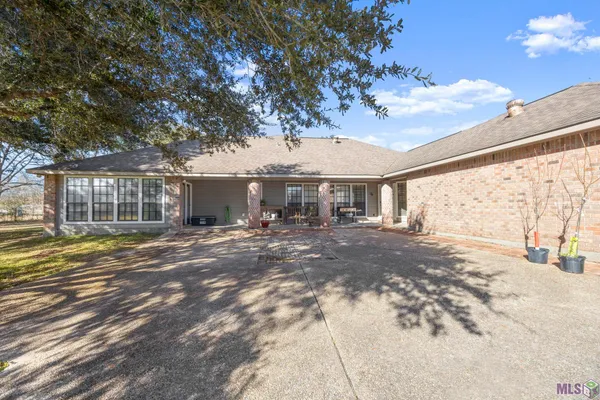 $510,000 | 8110 Main Street, Zachary, LA 70791