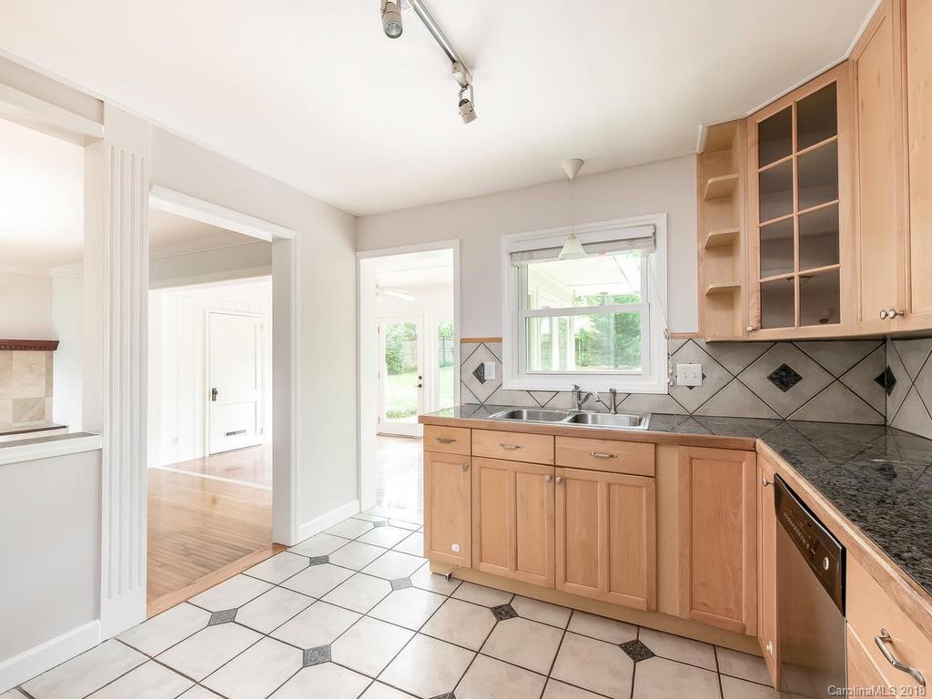 4801 Fairheath Road Charlotte, NC 28210 - Photo 10 of 25