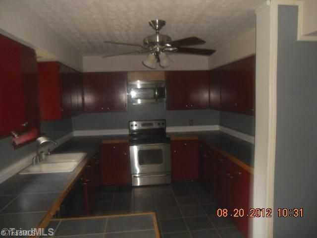 541 McCray Road Burlington, NC 27217 - Photo 5 of 9 Kitchen.