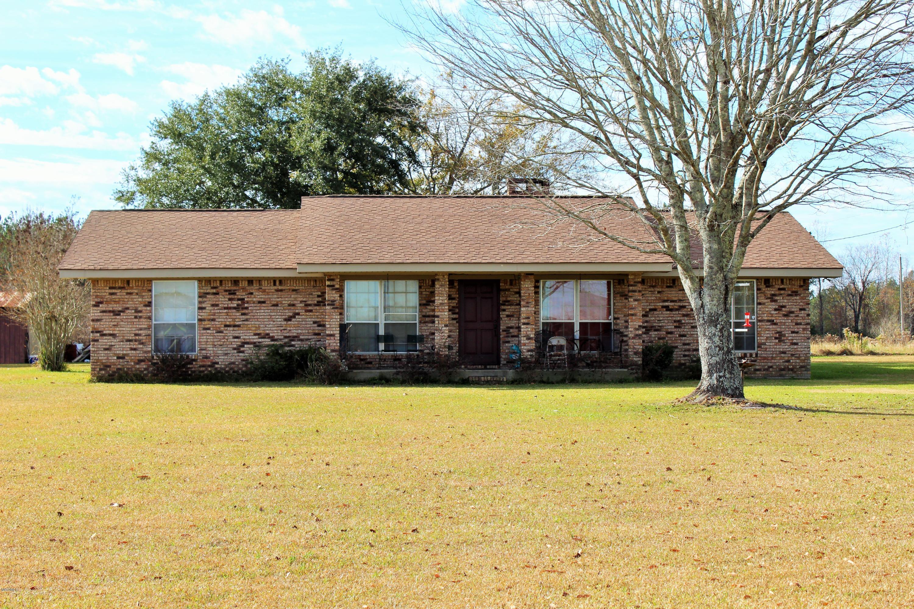 181 Airport Road Lucedale, MS 39452 - Photo 3 of 29 IMG_3117