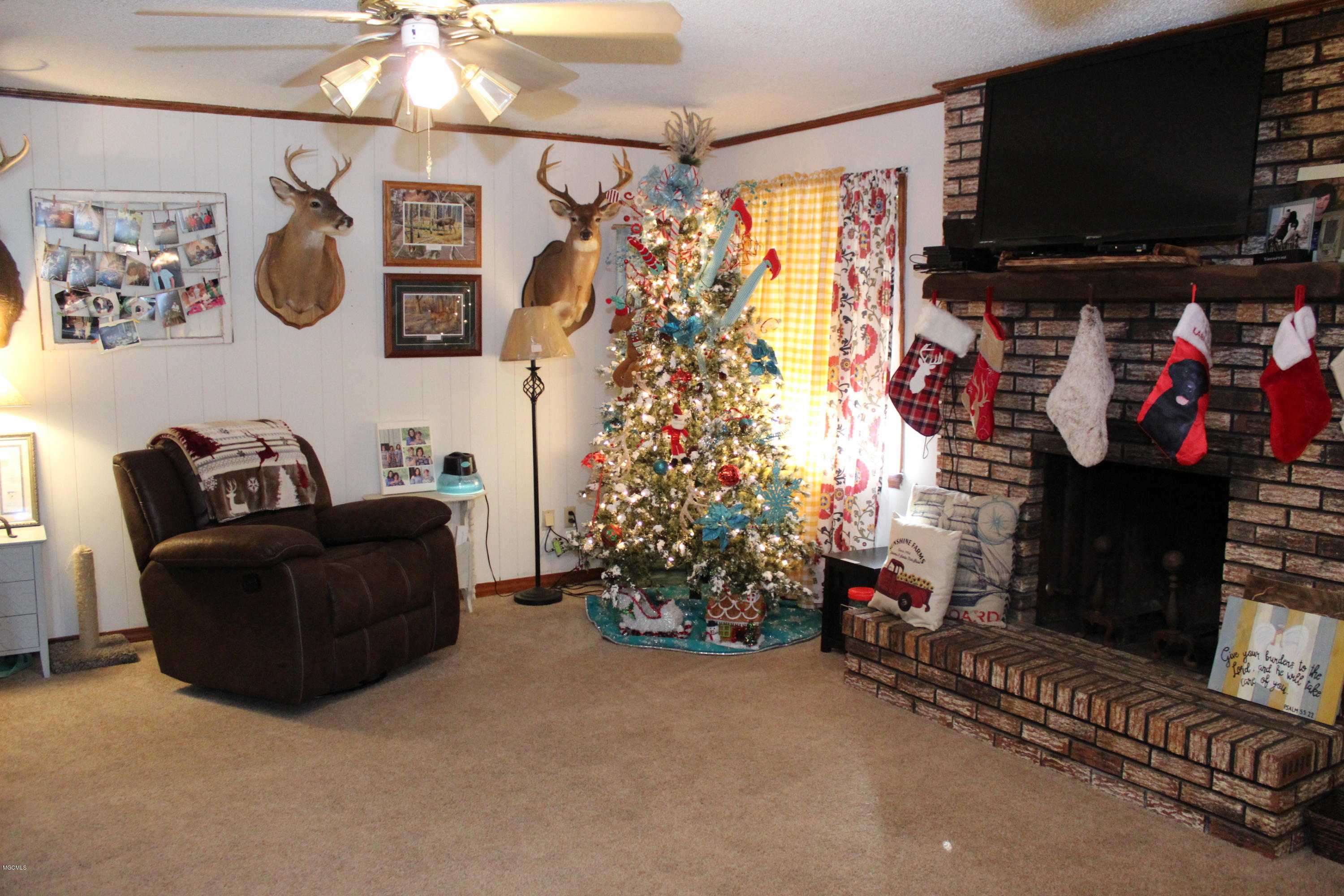 181 Airport Road Lucedale, MS 39452 - Photo 6 of 29 IMG_3136