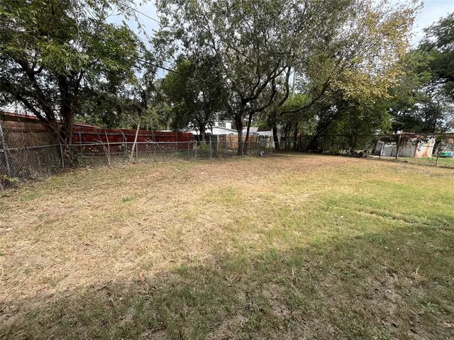 $1,725 | 14207 Cimarron Drive, Balch Springs, TX 75180