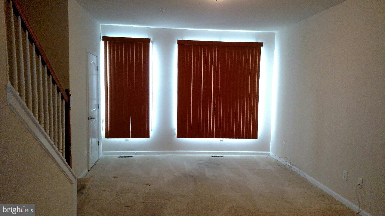 4538 Old Frederick Road Baltimore, MD 21229 - Photo 7 of 15 Living Room