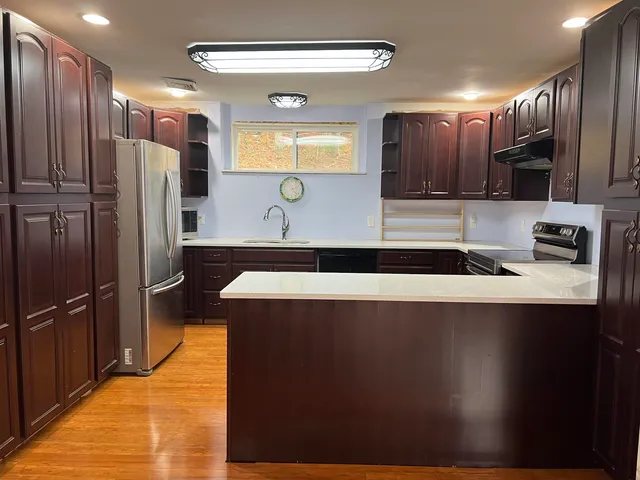 $424,900 | 11 Towle Road, Chester, NH 03036