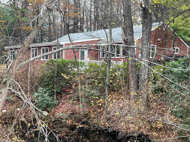 $424,900 | 11 Towle Road, Chester, NH 03036