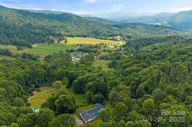 $575,000 | 85 Carolina Lane, Burnsville, NC 28714