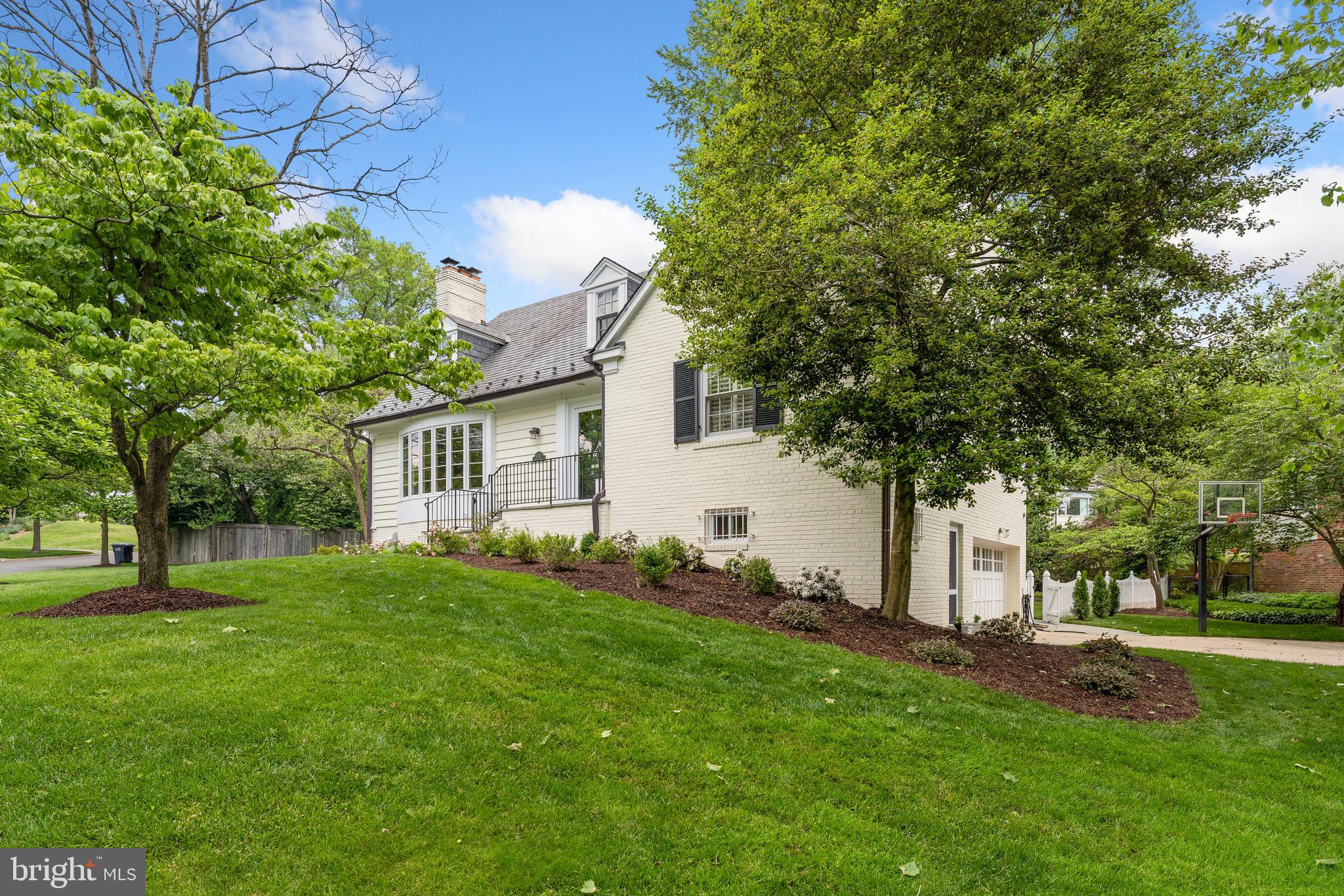 5120 Upton Street Northwest Washington, DC 20016 - Photo 2 of 63