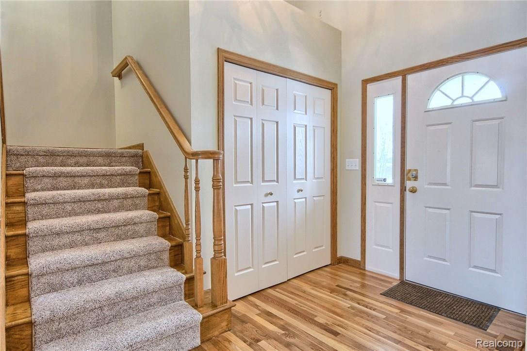 2863 Ready Road Carleton, MI 48117 - Photo 3 of 34 FOYER
