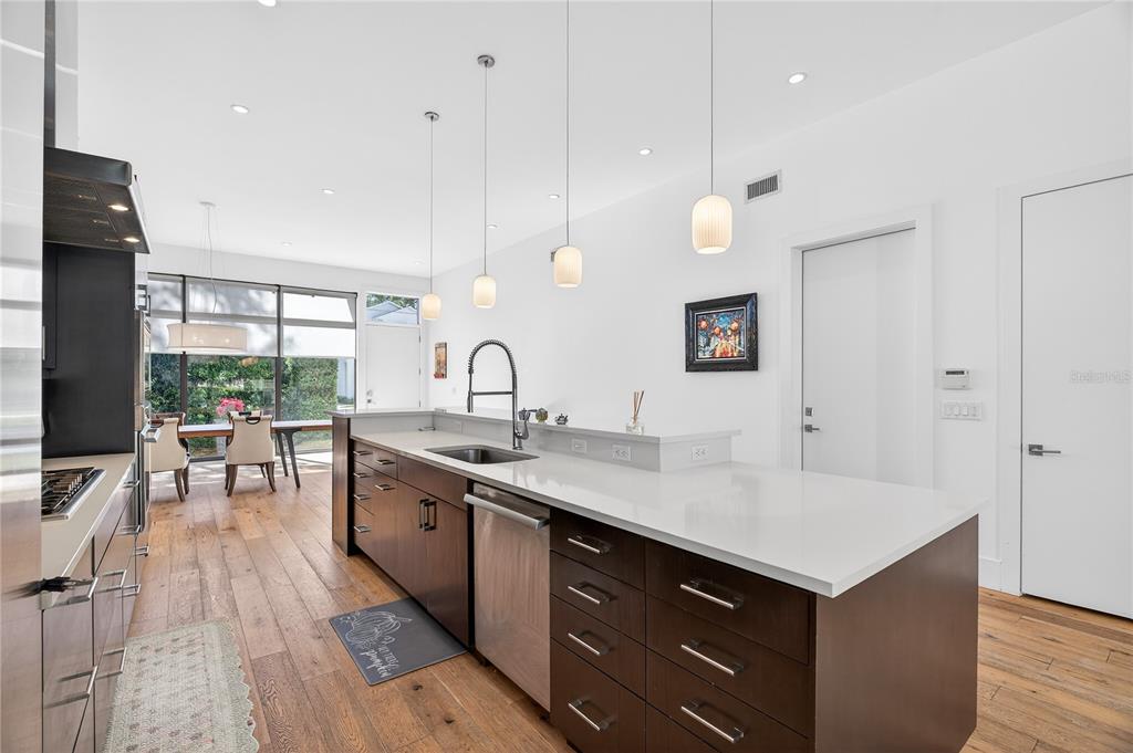 911 Golfview Street Orlando, FL 32804 - Photo 12 of 45