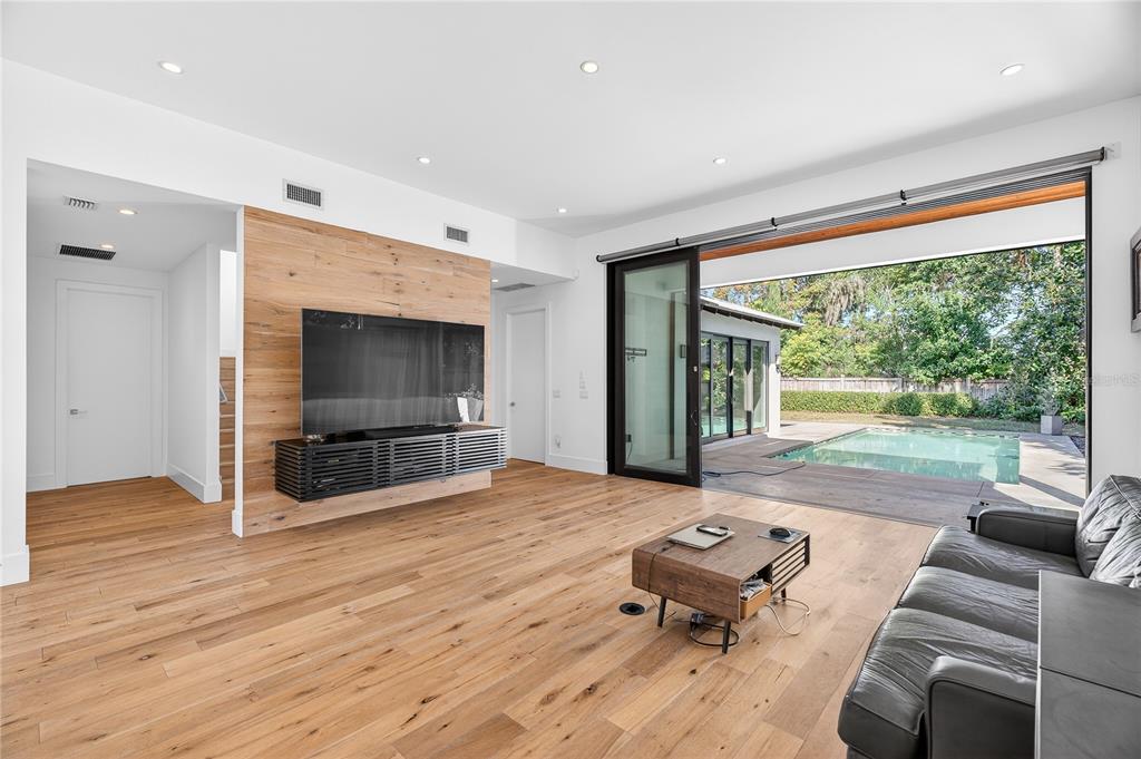 911 Golfview Street Orlando, FL 32804 - Photo 16 of 45