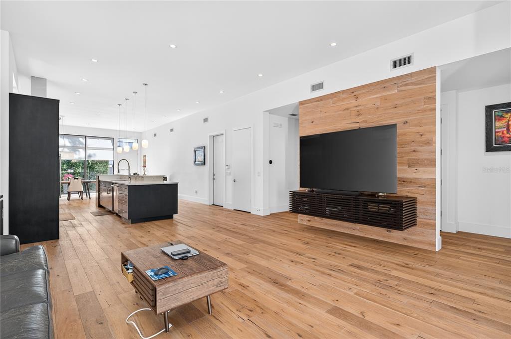 911 Golfview Street Orlando, FL 32804 - Photo 17 of 45