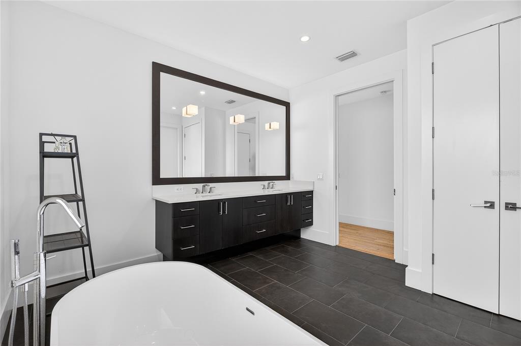 911 Golfview Street Orlando, FL 32804 - Photo 22 of 45