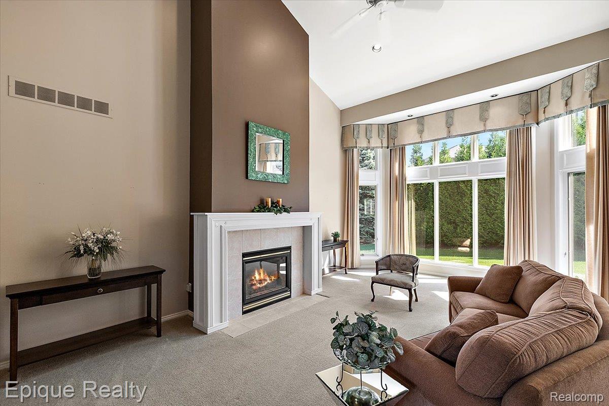 5675 Golf Pointe Drive Clarkston, MI 48348 - Photo 8 of 80 30-5675 Golf Pointe-30.jpg