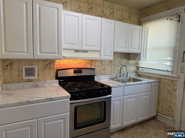 $2,200 | 234 Lafayette Avenue, Hawthorne, NJ 07506