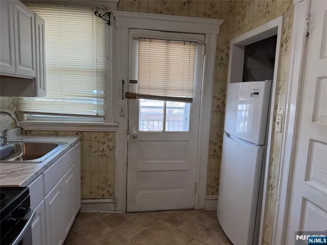 $2,200 | 234 Lafayette Avenue, Hawthorne, NJ 07506