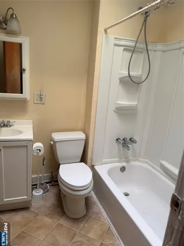 $2,200 | 234 Lafayette Avenue, Hawthorne, NJ 07506