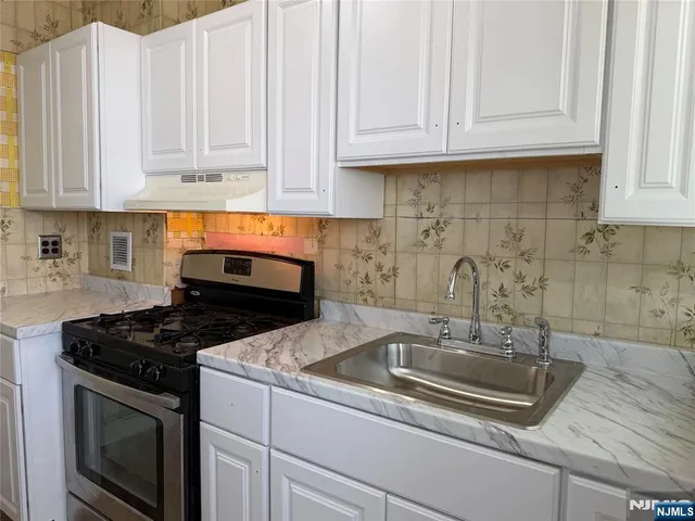 $2,200 | 234 Lafayette Avenue, Hawthorne, NJ 07506