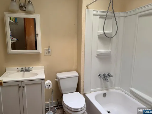 $2,200 | 234 Lafayette Avenue, Hawthorne, NJ 07506