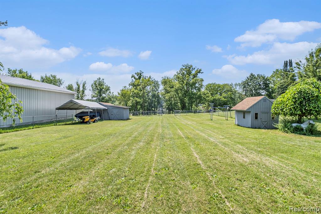 2029 North Long Lake Road Fenton, MI 48430 - Photo 24 of 31